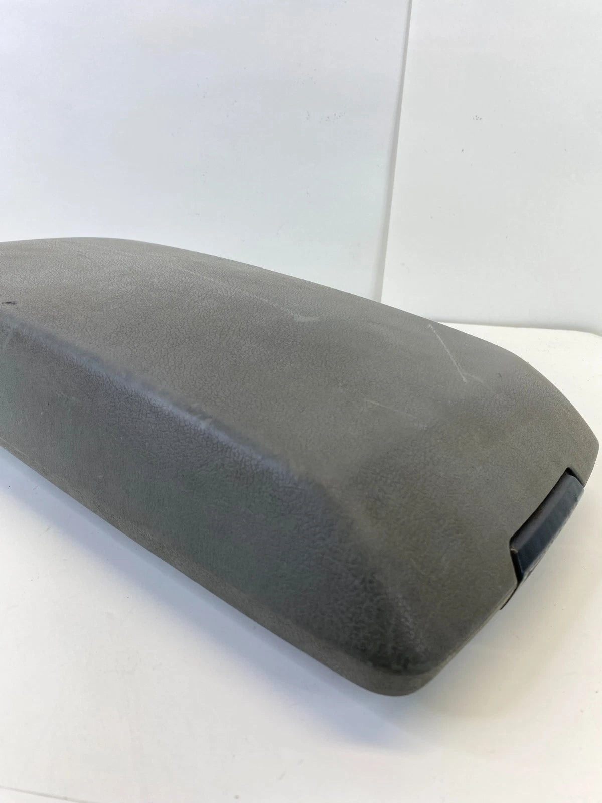 2005-2007 CHRYSLER 300 DODGE CHARGER CENTER CONSOLE ARMREST LID COVER TOP OEM