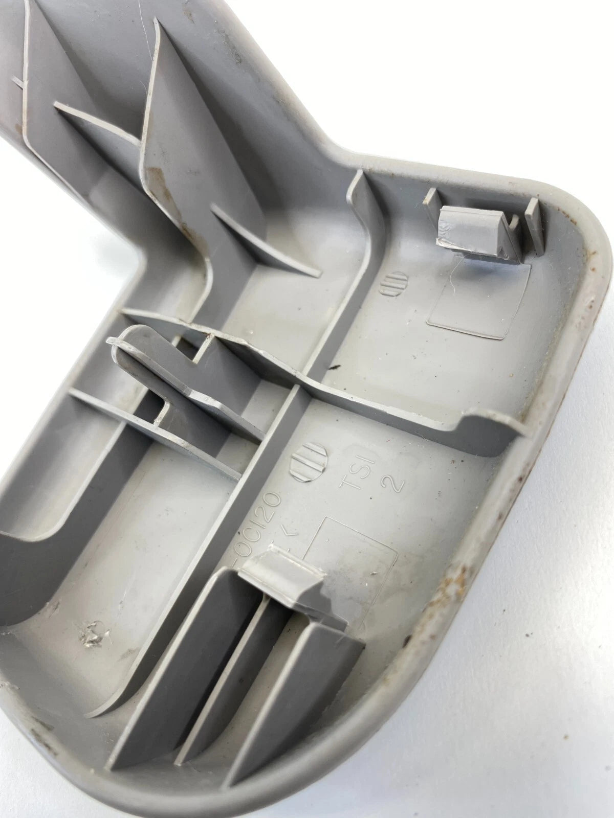 01 02 03 04 TOYOTA SEQUOIA FRONT TRACK END COVER TRIM PANEL 72137-0C120 OEM