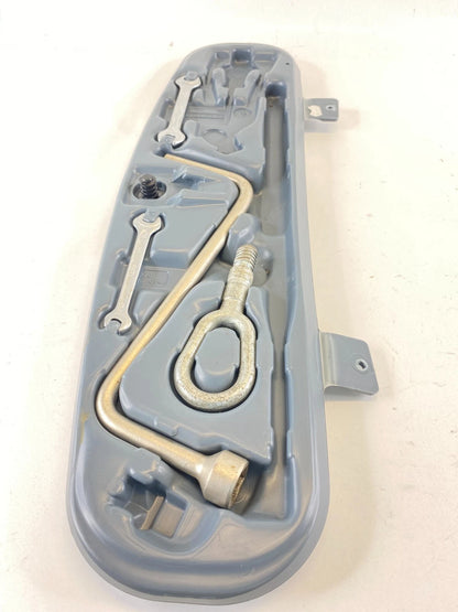 2001-2005 BMW 325I 325XI 330I 330XI SPARE TIRE EMERGENCY JACK LIFT W/ TOOLS OEM