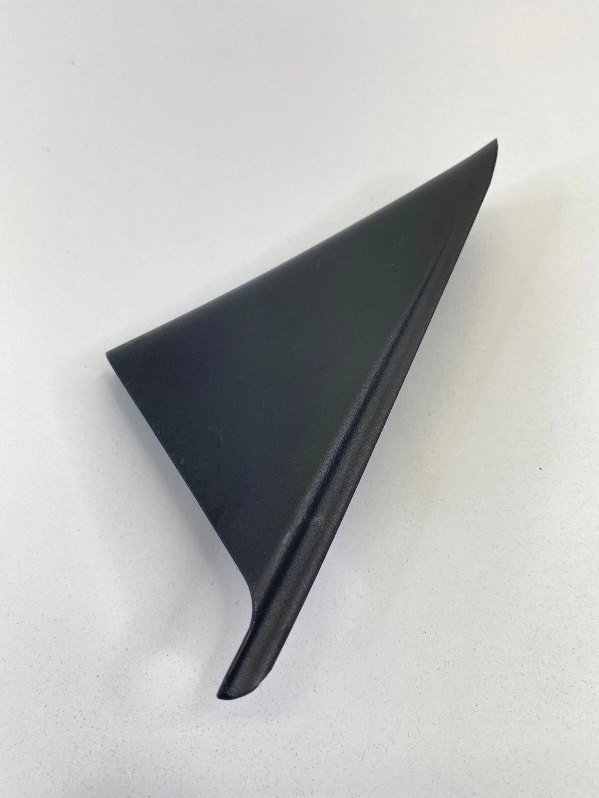 11-14 HYUNDAI SONATA REAR RIGHT INTERIOR DOOR CORNER MOLDING COVER 83921-3S000