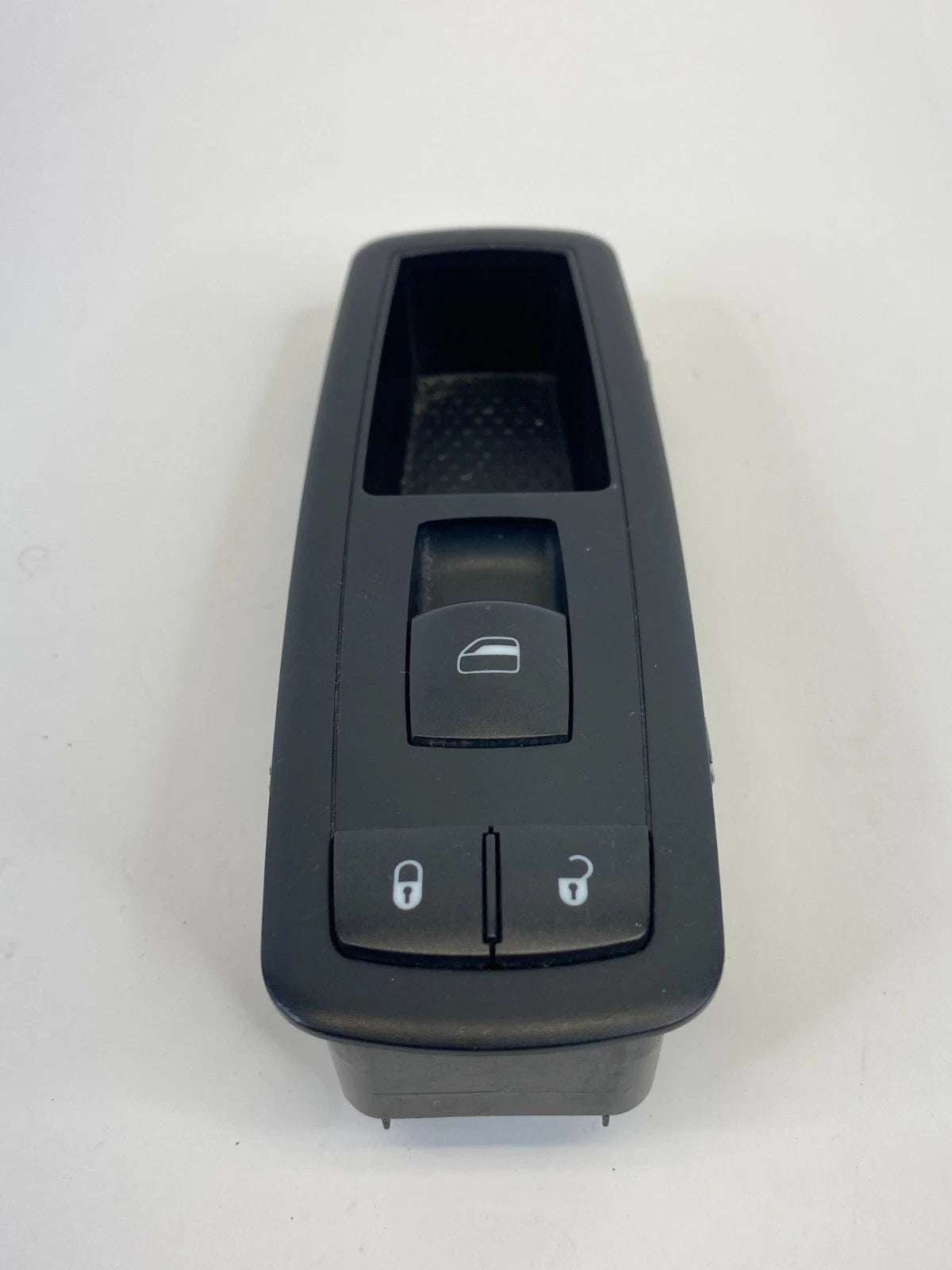 2009-2011 CHRYSLER TOWN & COUNTRY FRONT RIGHT DOOR POWER WINDOW SWITCH 04602544
