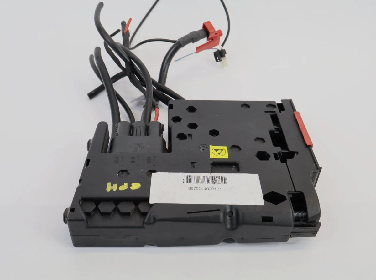 2010-2016 MERCEDES-BENZ E350 E550 W212 BATTERY POSITIVE TERMINAL FUSE BOX OEM
