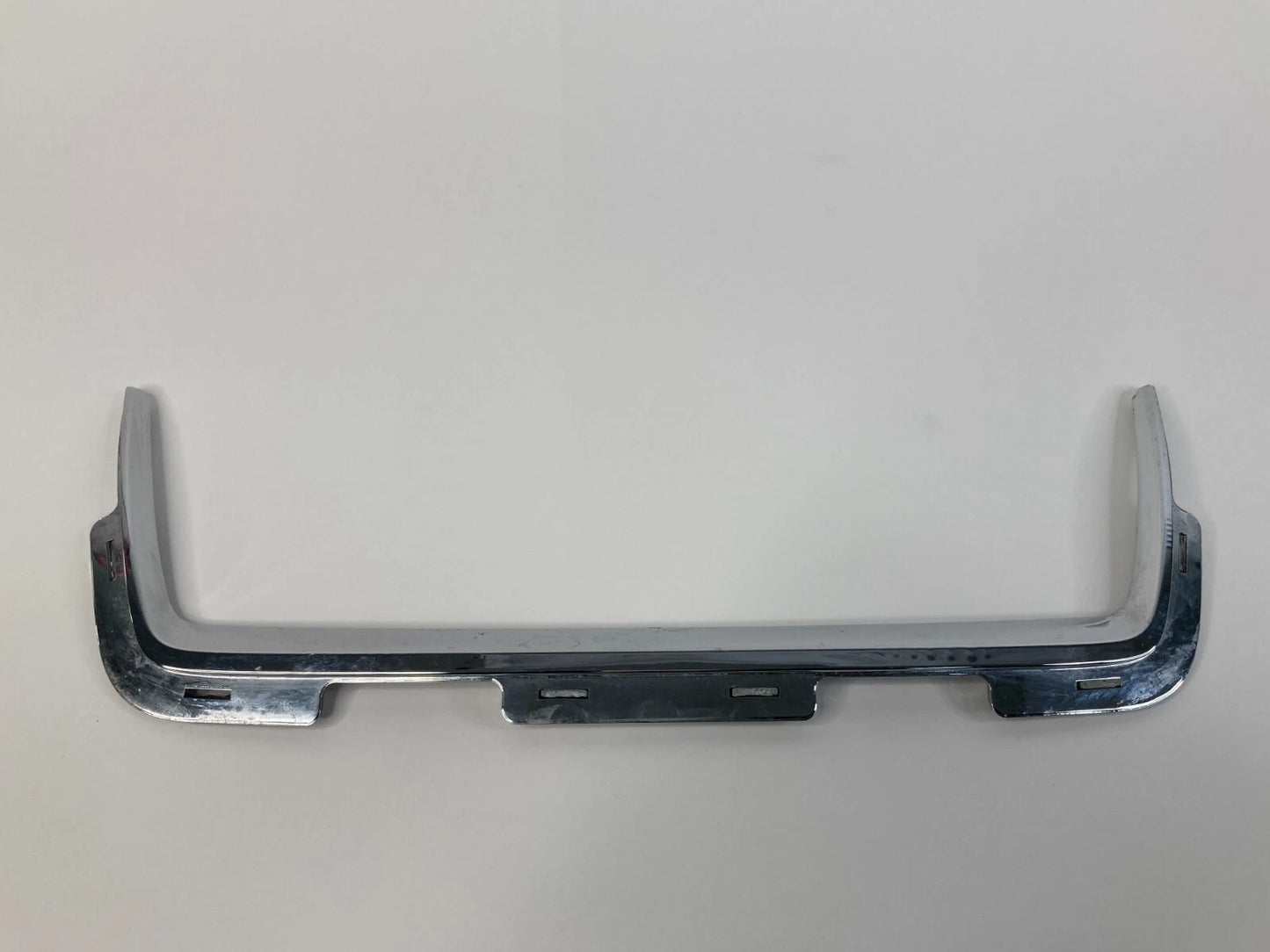 2008-2012 CHEVROLET MALIBU CENTER DASH AIR VENT TRIM BEZEL OEM