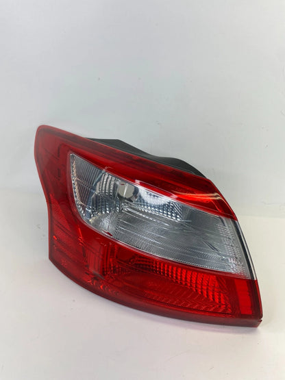 2012 2013 2014 FORD FOCUS LEFT SIDE QUARTER PANEL OUTER TAIL LIGHT TAILLIGHT OEM