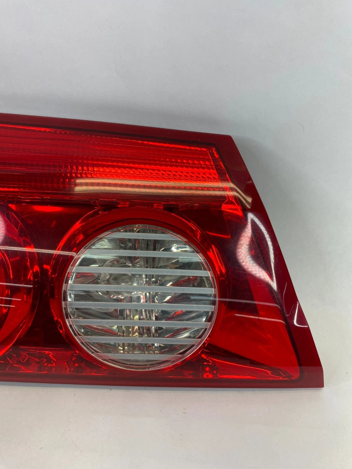 2006-2010 TOYOTA SIENNA LEFT DRIVER SIDE INNER LID TAIL LIGHT LAMP TAILLIGHT OEM