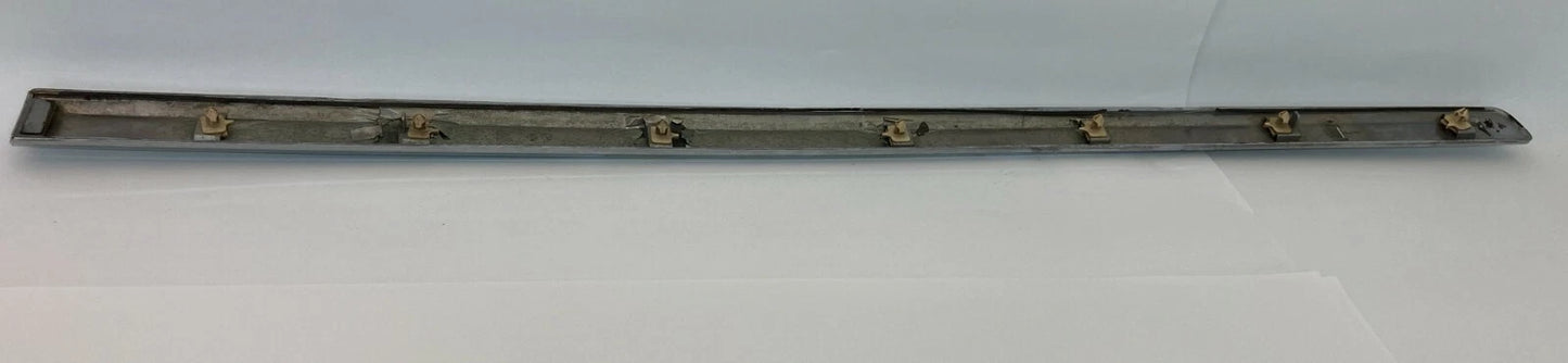 06 07 JEEP GRAND CHEROKEE FRONT RH PASSENGER DOOR LOWER MOLDING 04806274AA OEM