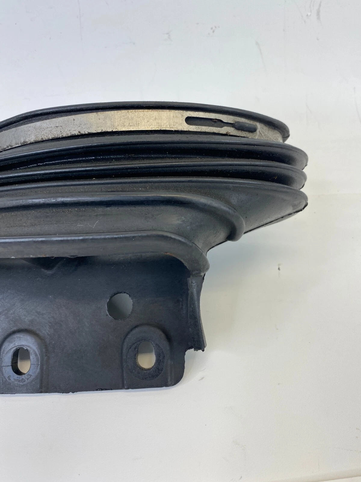 2009-2012 FORD ESCAPE 3.0L AIR CLEANER INTAKE INLET DUCT HOSE 9L84-9F823-BG