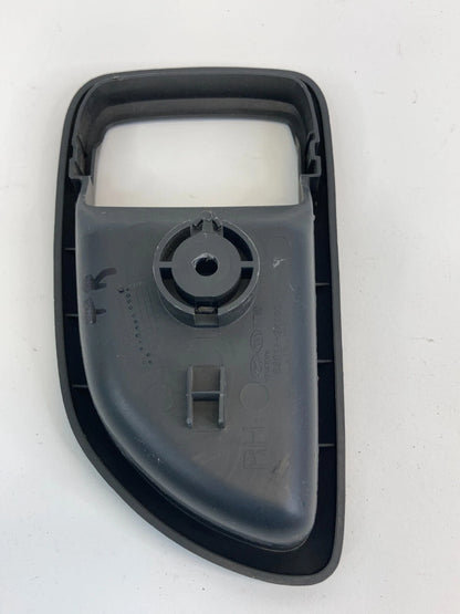 10-13 KIA SOUL FRONT RIGHT SIDE INNER DOOR HANDLE COVER BEZEL TRIM 82611-2K100