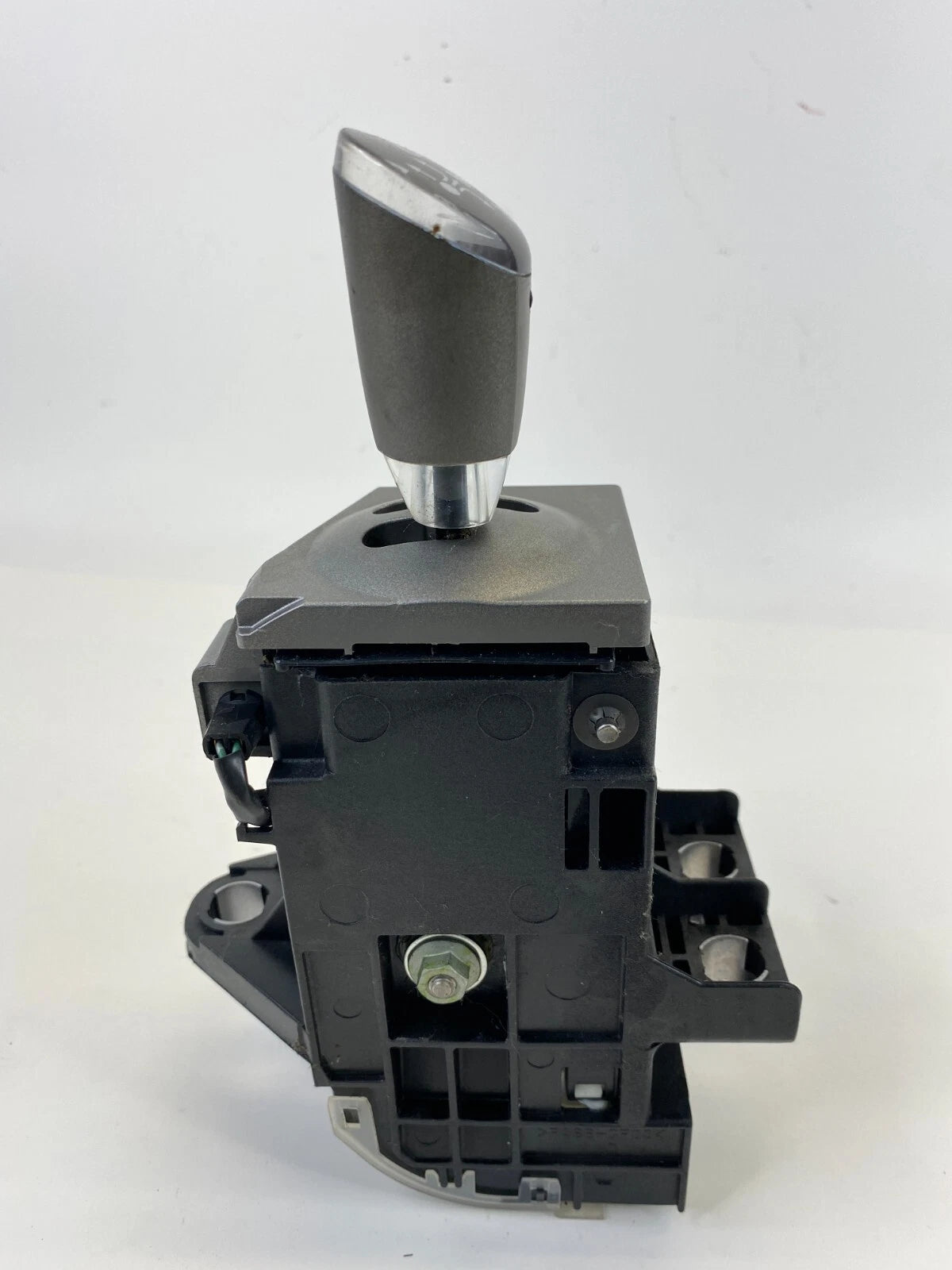 04-09 TOYOTA PRIUS AUTOMATIC TRANSMISSION GEAR SHIFT SHIFTER SELECTOR ASSY OEM