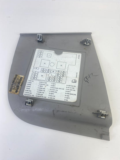 06 07 Chevrolet HHR LT Front Dash Console Fuse Trim Panel Cover Lid 15821370 OEM