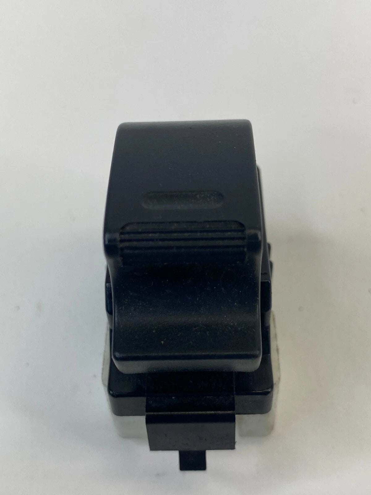 93-08 TOYOTA COROLLA 96-05 RAV4 REAR RIGHT SIDE WINDOW BUTTON SWITCH 2579V11 OEM