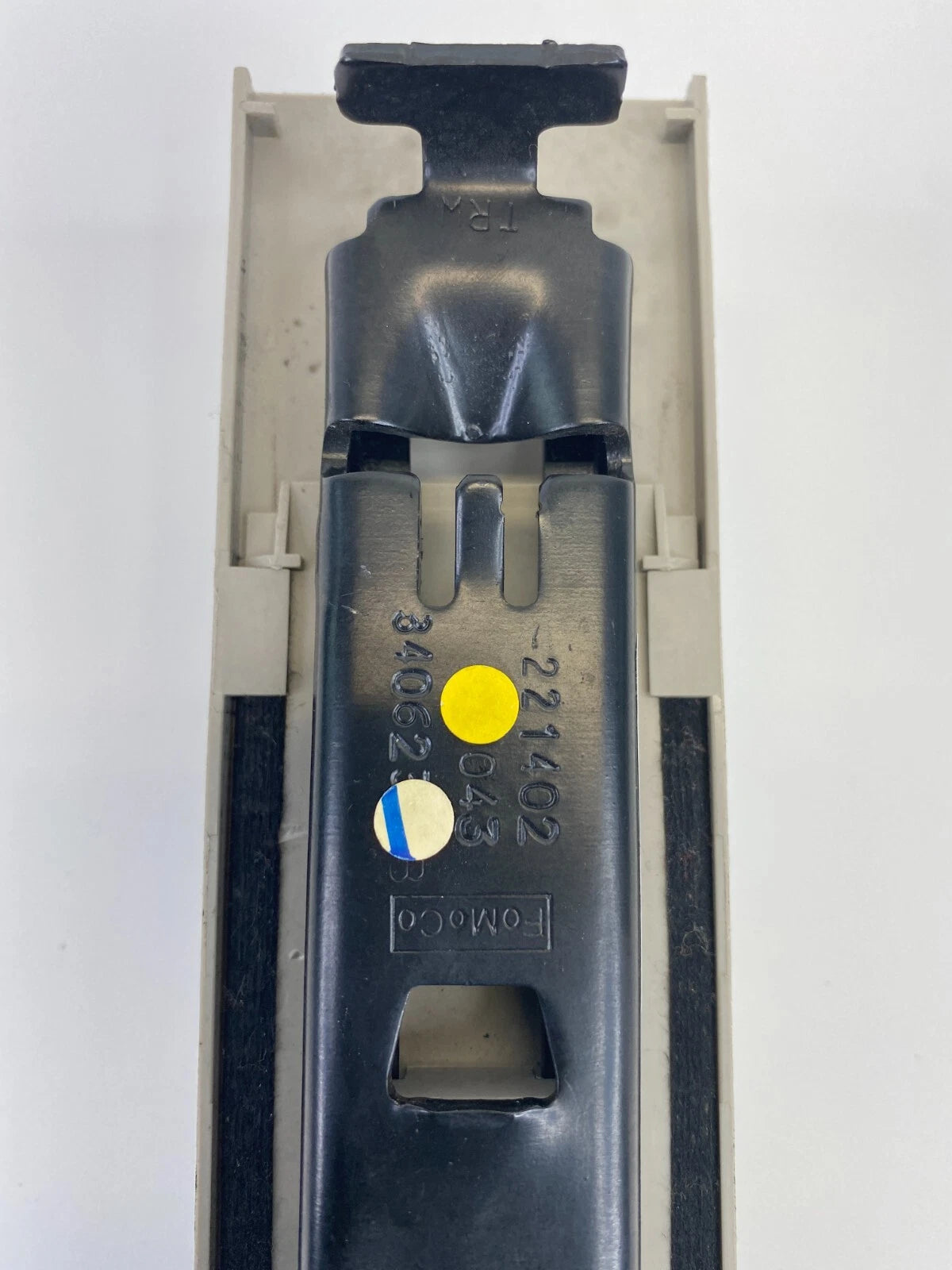 2011-2013 FORD FIESTA FRONT LEFT DRIVER SEAT BELT HEIGHT ADJUSTER 221402 OEM