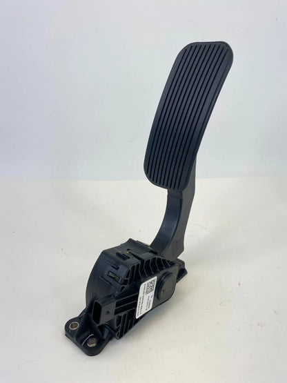 2013-2019 Ford Taurus Accelerator Pedal Gas Assembly DG13-9F836-AC OEM