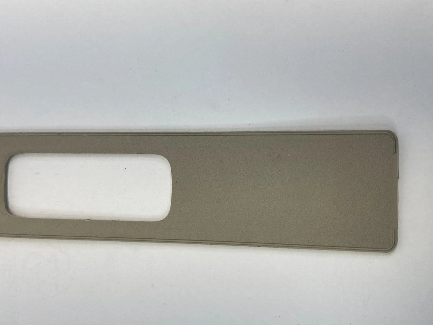2007-2009 NISSAN SENTRA FRONT RIGHT SEAT BELT SHOULDER ADJUSTER COVER CAP TRIM