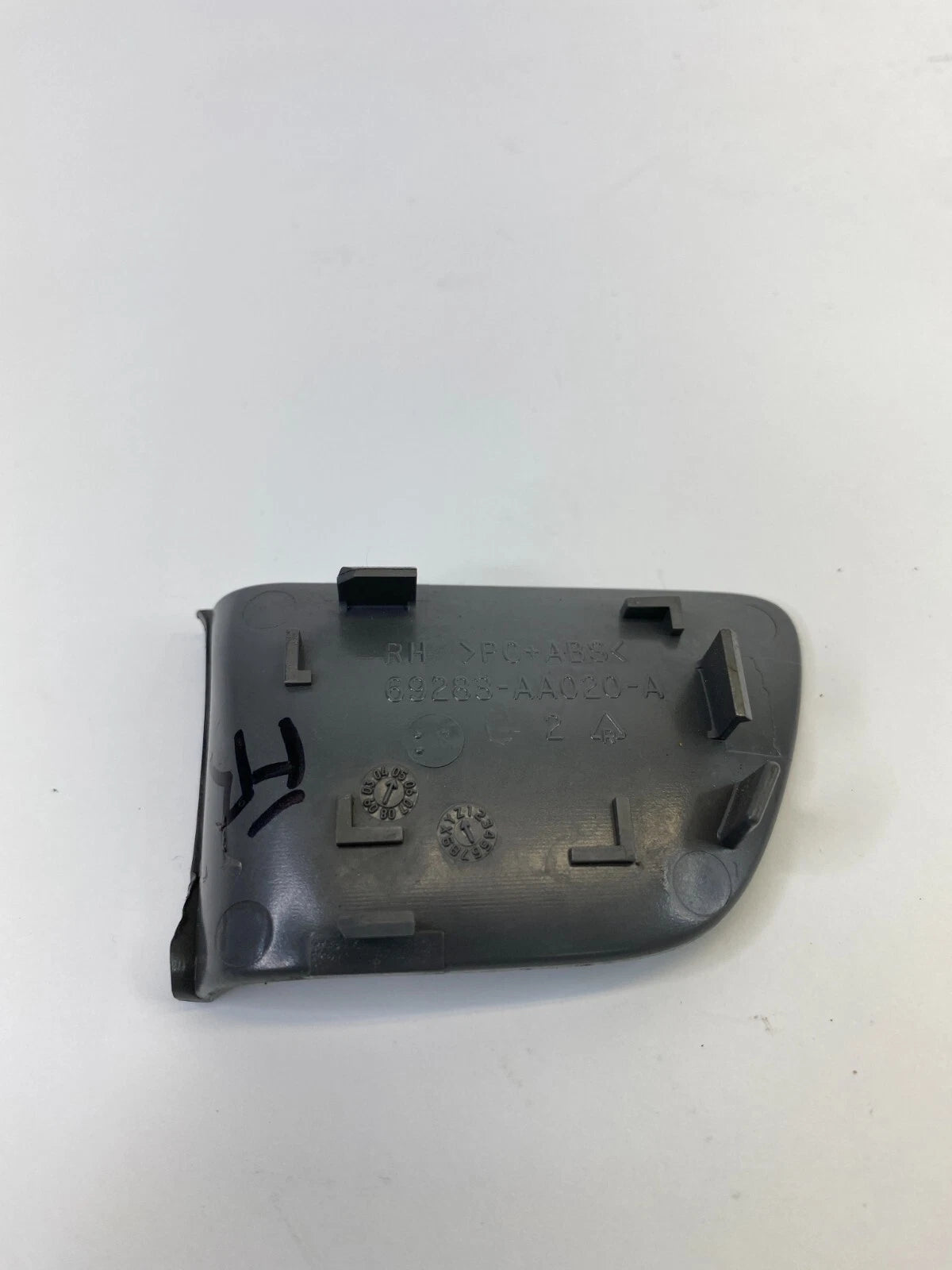 2002-2006 TOYOTA CAMRY FRONT RIGHT INSIDE DOOR PLUG SCREW COVER TRIM 69283-AA020