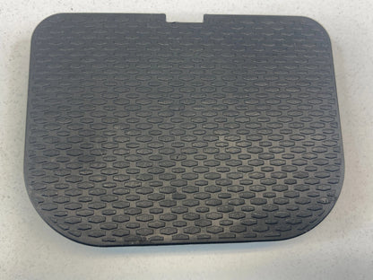 07-13 MITSUBISHI OUTLANDER REAR QUARTER PANEL PLUG CAP COVER TRIM 7230A168ZZ