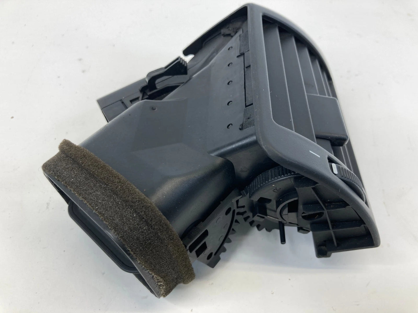 99 00 BMW 323I DASH RIGHT PASSENGER SIDE AC AIR VENT GRILLE OUTER 64228361898