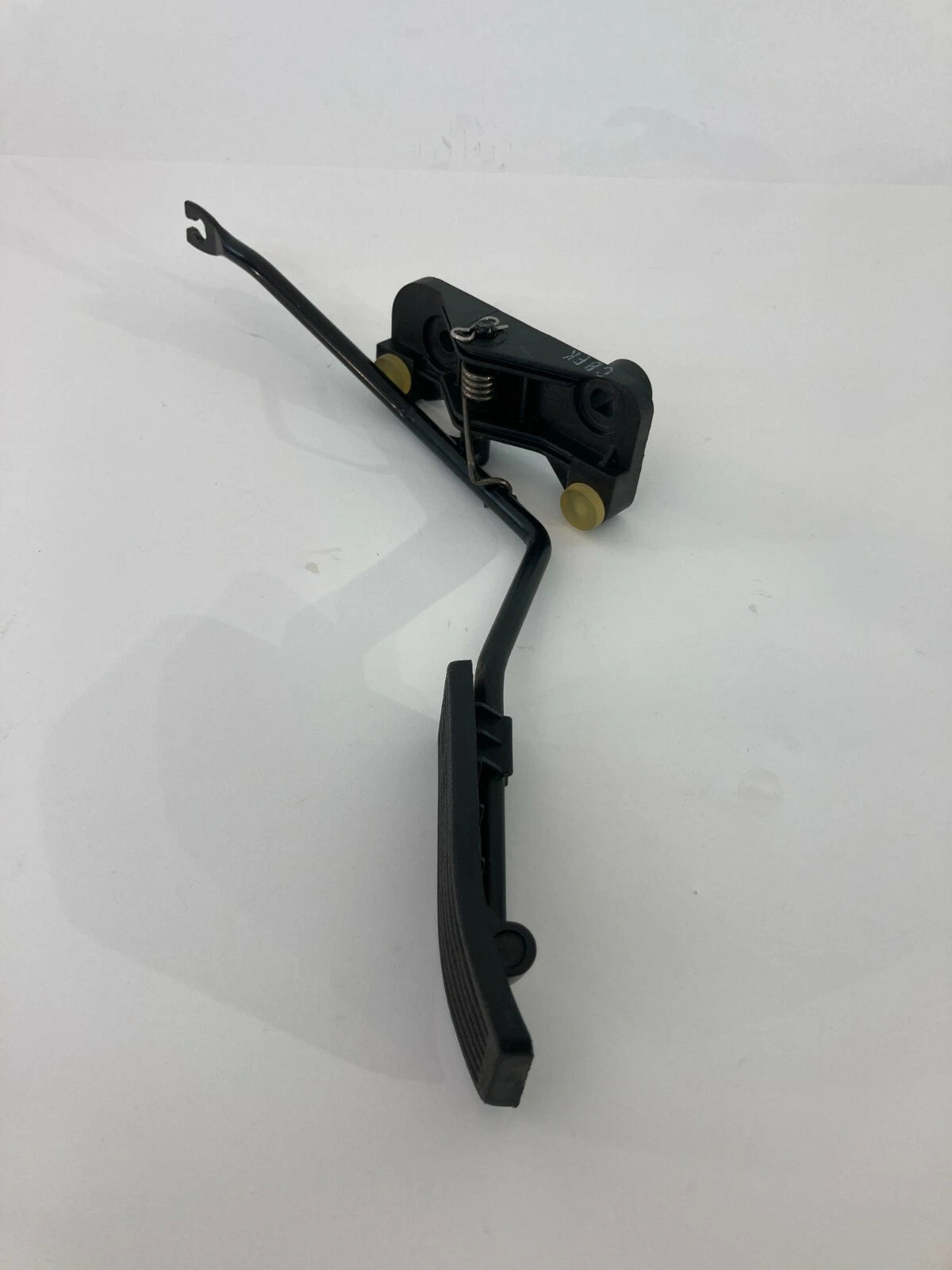 2006-2011 HYUNDAI ACCENT GAS ACCELERATOR PEDAL LEVER ARM ASSEMBLY PART UNIT OEM