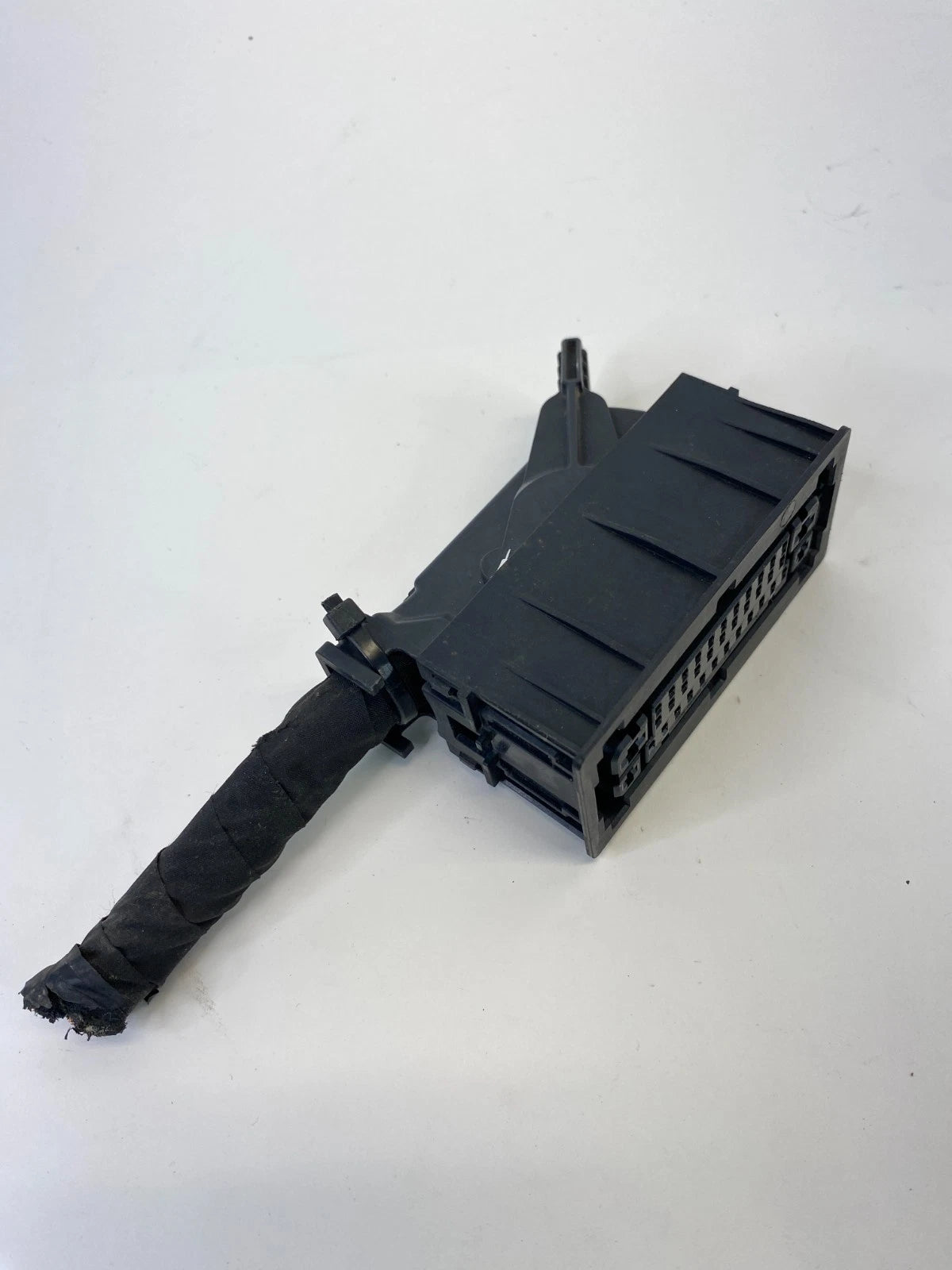 2013 2014 HYUNDAI ACCENT 1.6L AT FWD ABS PUMP ANTI LOCK BRAKE PLUG CONNECTOR