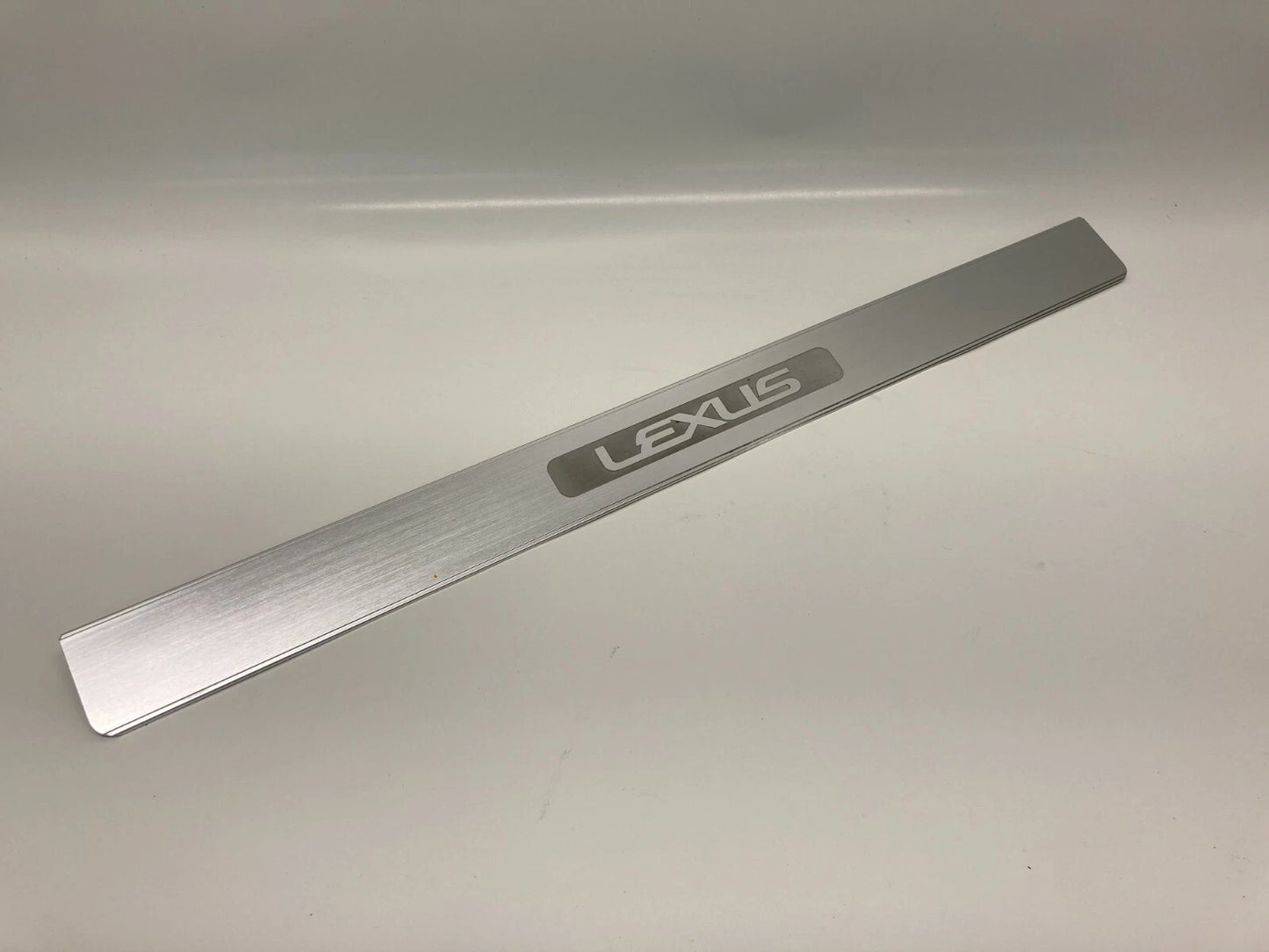 2006 LEXUS GS300 07-11 GS350 FRONT RIGHT PASSENGER DOOR SILL SCUFF TRIM PLATE
