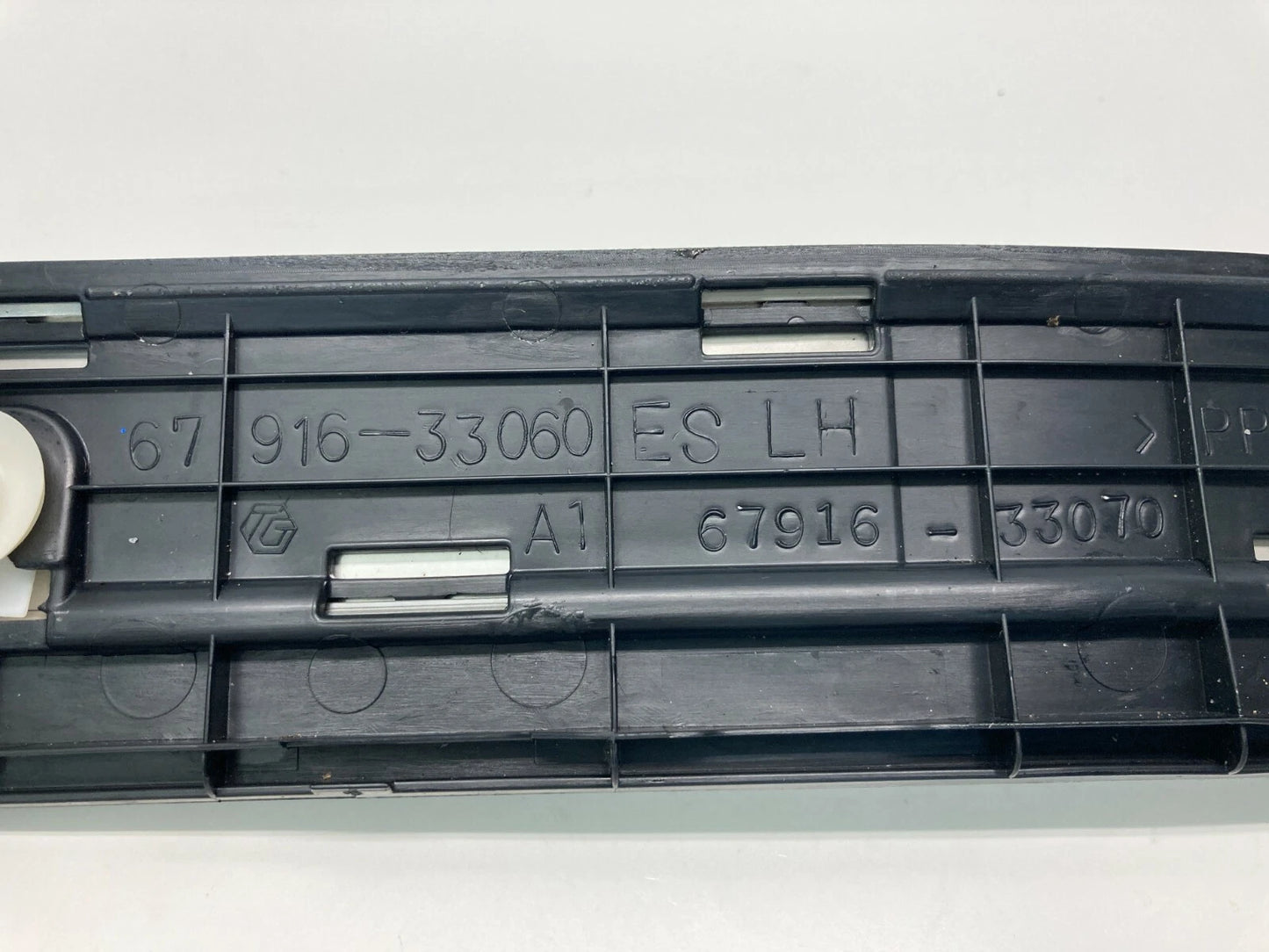 2007-2012 LEXUS ES350 REAR LEFT SIDE DOOR SILL SCUFF PLATE TRIM MOLDING 67916330