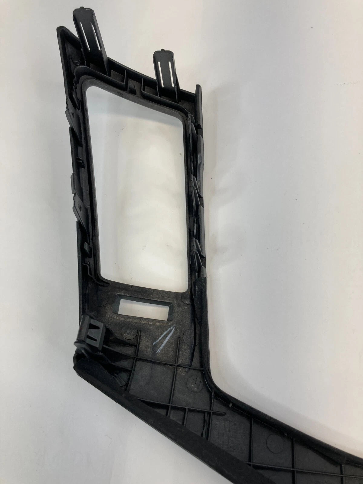 2011-2016 CHEVROLET CRUZE DASH RADIO SURROUND COVER TRIM BEZEL OEM 94567907