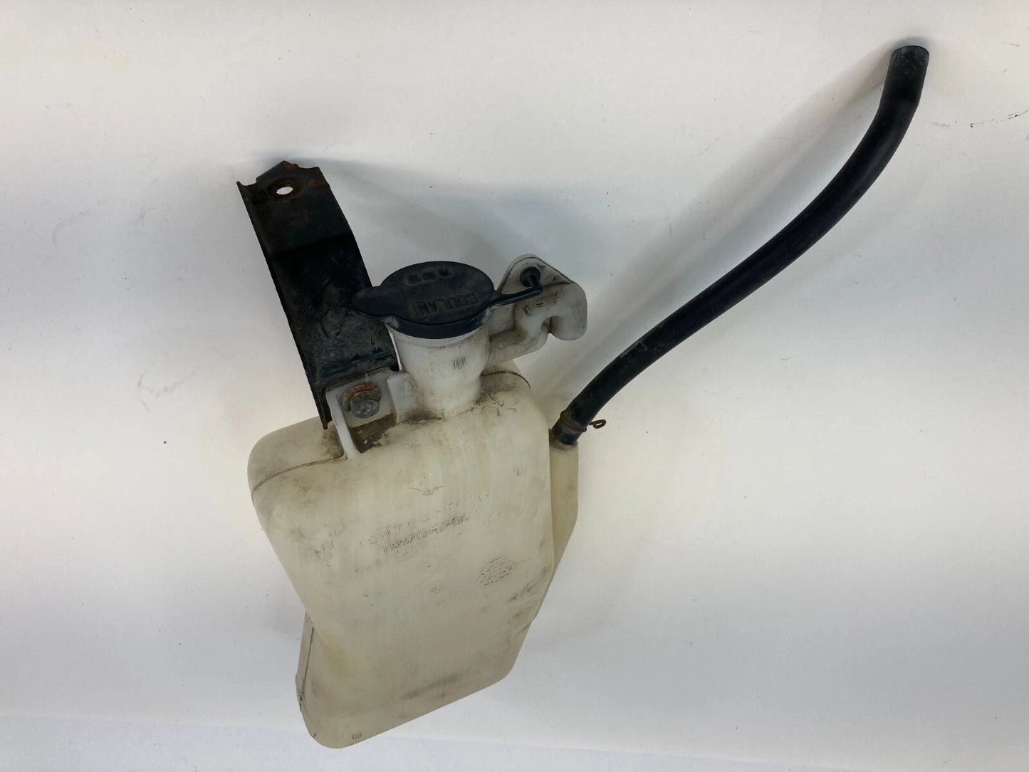 2006 TOYOTA TUNDRA 4.7L RADIATOR COOLANT RESERVOIR TANK W CAP 16470-0F010 OEM