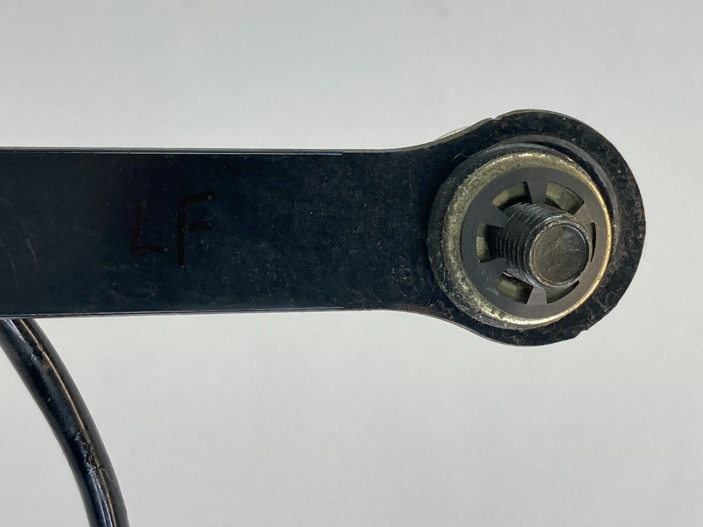 03 04 Infiniti G35 Coupe Front Left Driver Seat Belt Buckle Connector E034501