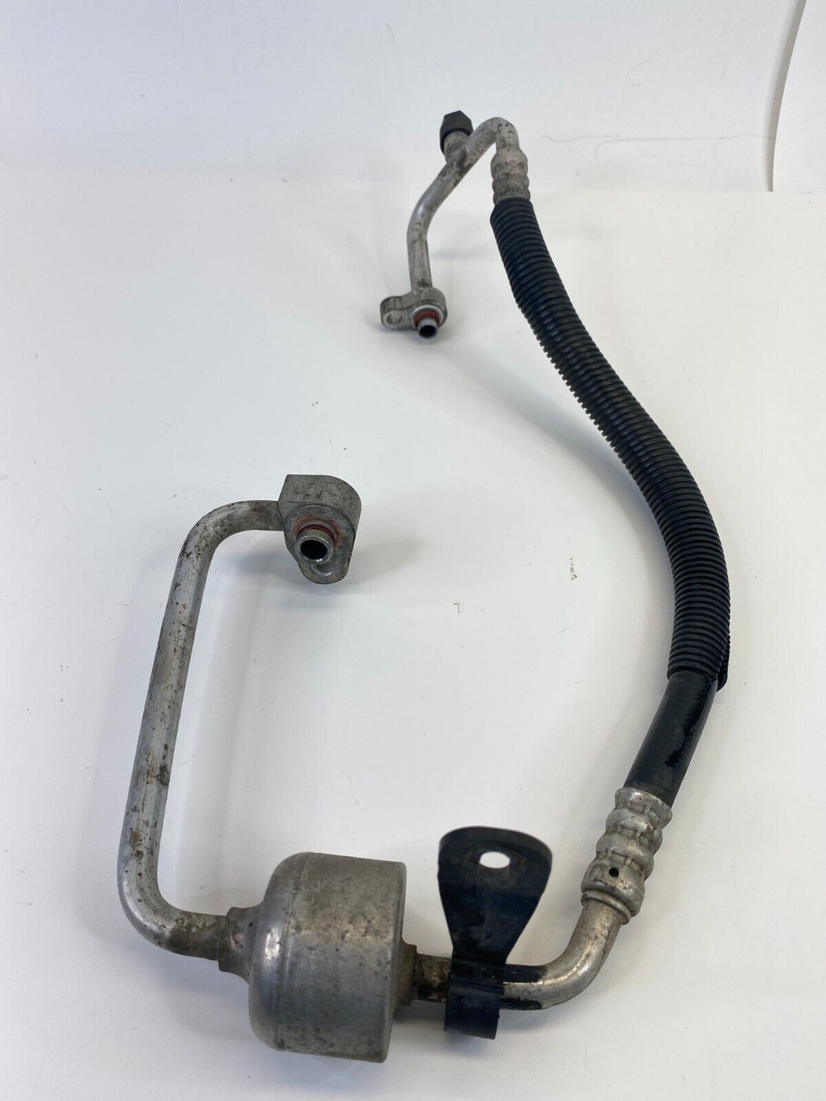 2011-2013 Ford Fiesta 1.6L A/C Refrigerant Suction Hose Line Tube OEM