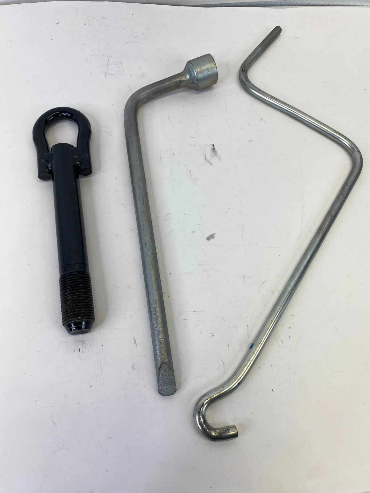 2007-2011 TOYOTA YARIS HATCHBACK EMERGENCY SPARE TIRE JACK & TOOL KIT ASSY OEM
