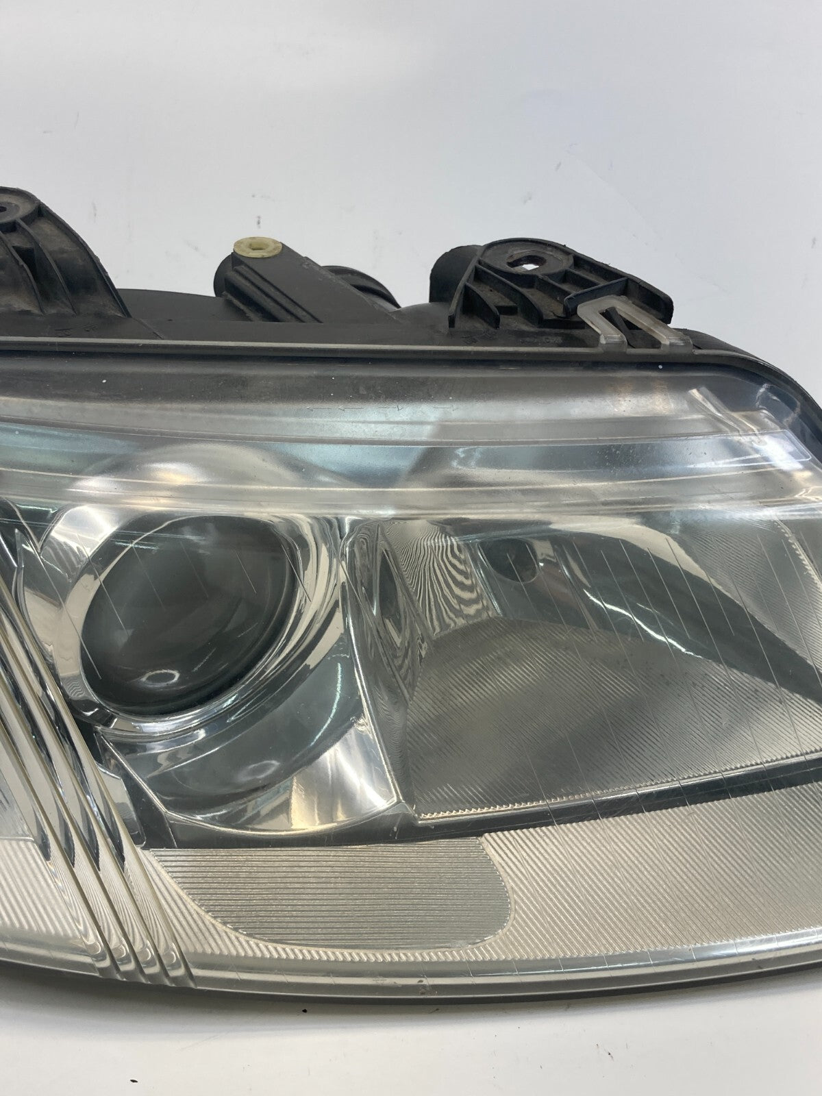 2003-2007 Saab 9-3 Front Right Passenger Side Headlight Headlamp Halogen OEM