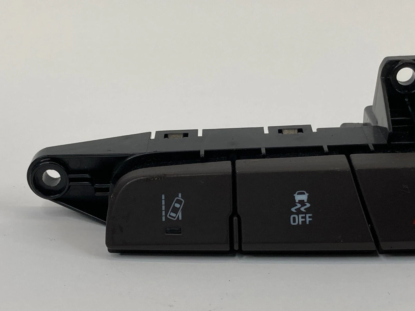 2015-2017 BUICK REGAL TRACTION PARK ASSIST & HAZARD CONTROL SWITCH 23177693 OEM