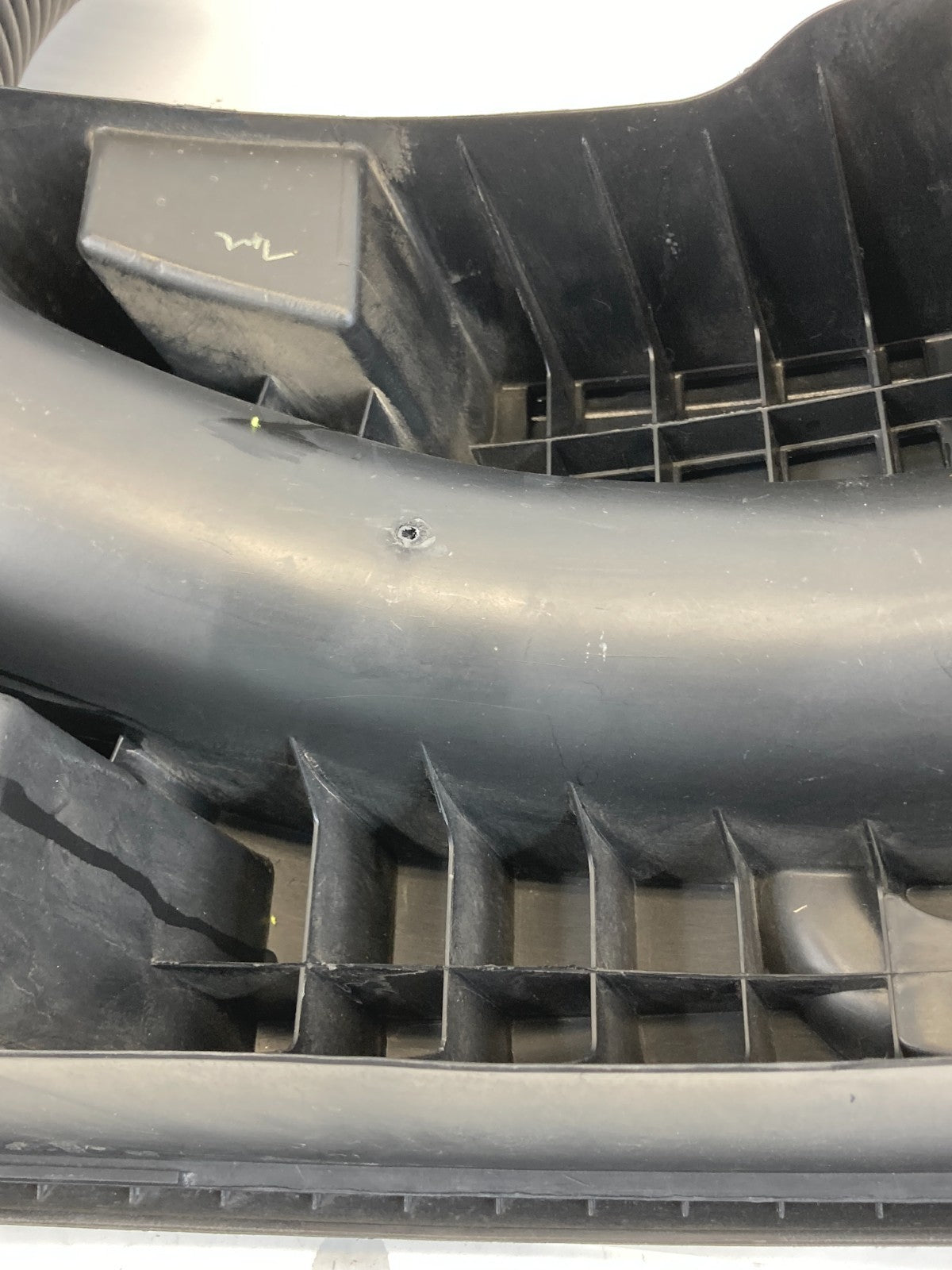 2010-2017 Chevrolet Equinox 2.4L Air Intake Resonator Outlet Duct Hose OEM