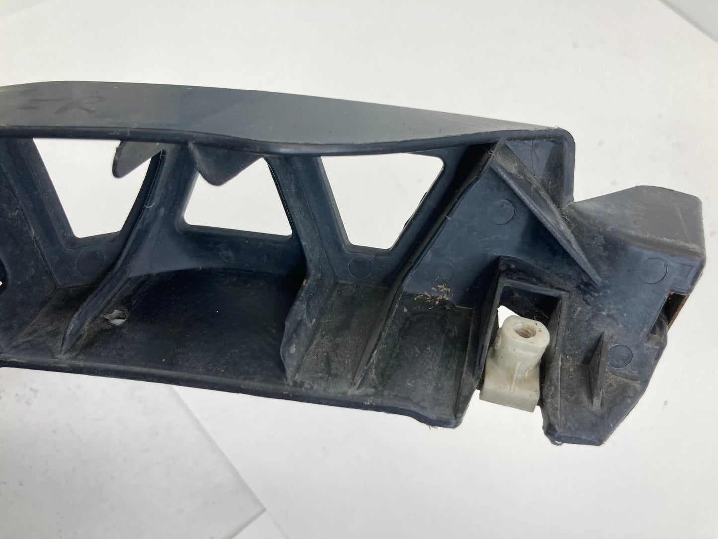 2009-2011 JAGUAR XF FRONT BUMPER RIGHT SIDE BUMPER BRACKET SUPPORT ASSY OEM