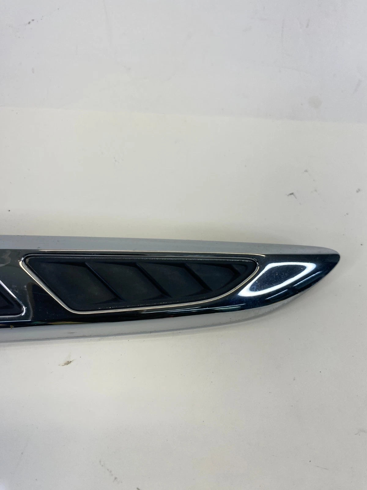 2008-2012 BUICK ENCLAVE RIGHT SIDE HOOD EXTERIOR GRILLE TRIM MOLDING CHROME OEM