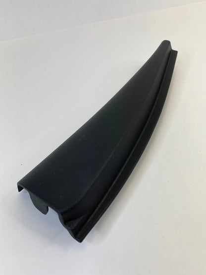 2009-2012 CHEVROLET TRAVERSE REAR RIGHT DOOR INNER FRAME CORNER COVER 25852004