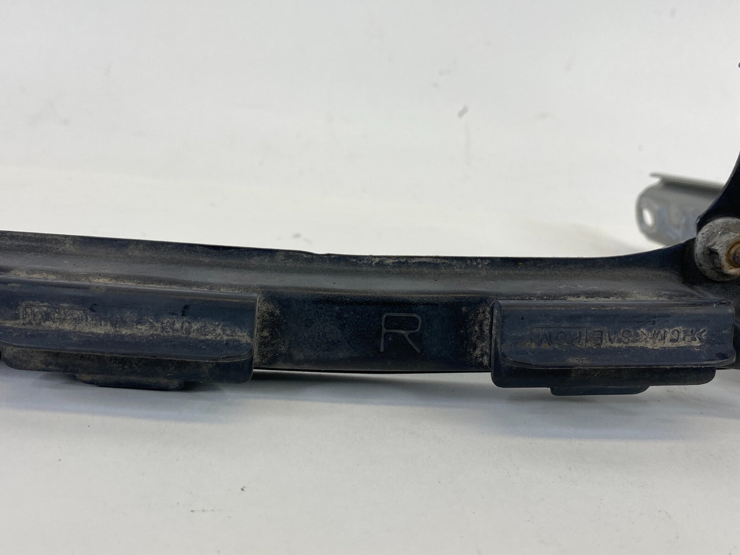 1999-2003 Lexus RX300 RX 300 Front Right Lower Headlight Lamp Mount Bracket OEM