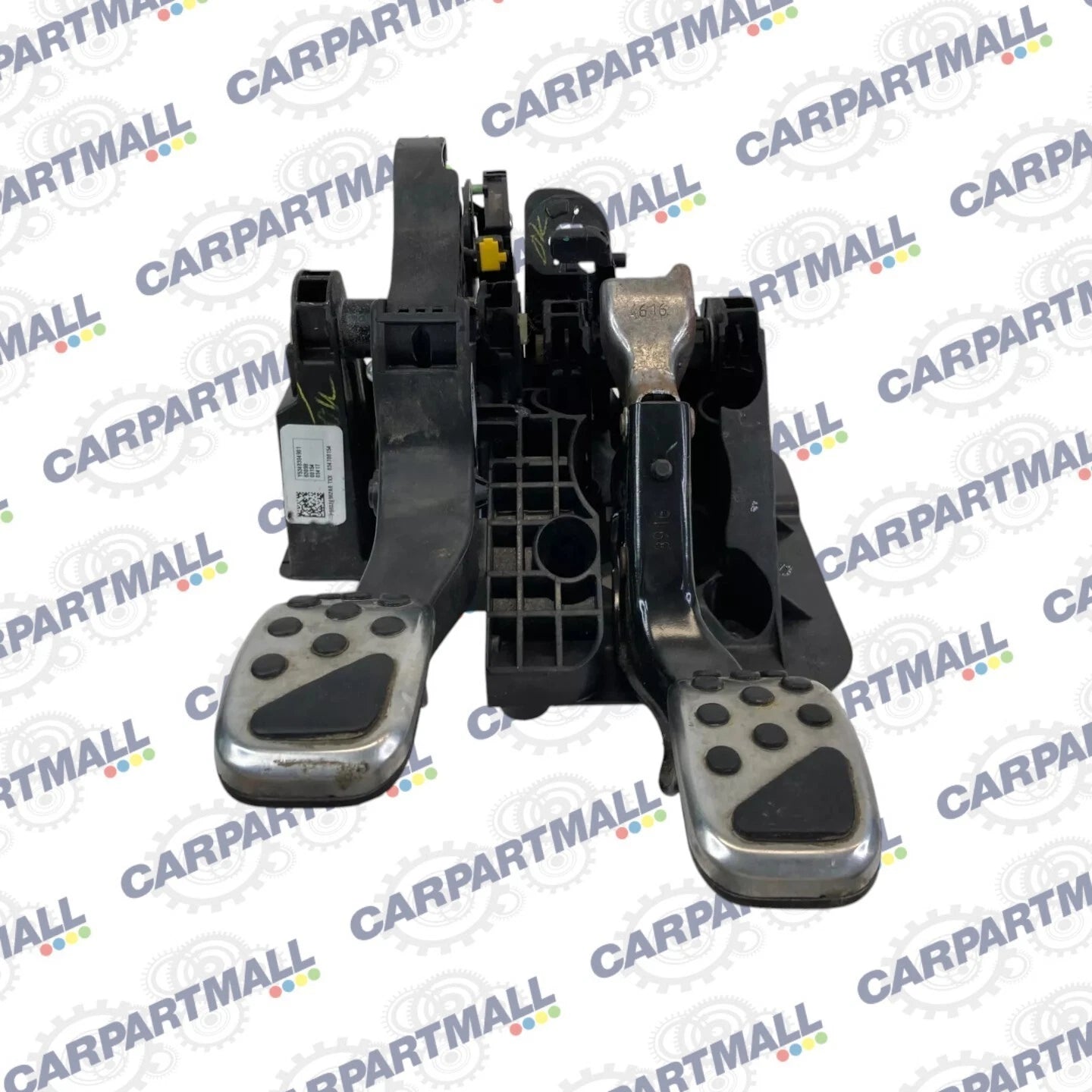 12-19 FIAT 500 1.4L MANUAL BRAKE STOP & CLUTCH FOOT PEDAL ASSEMBLY P68324962AB