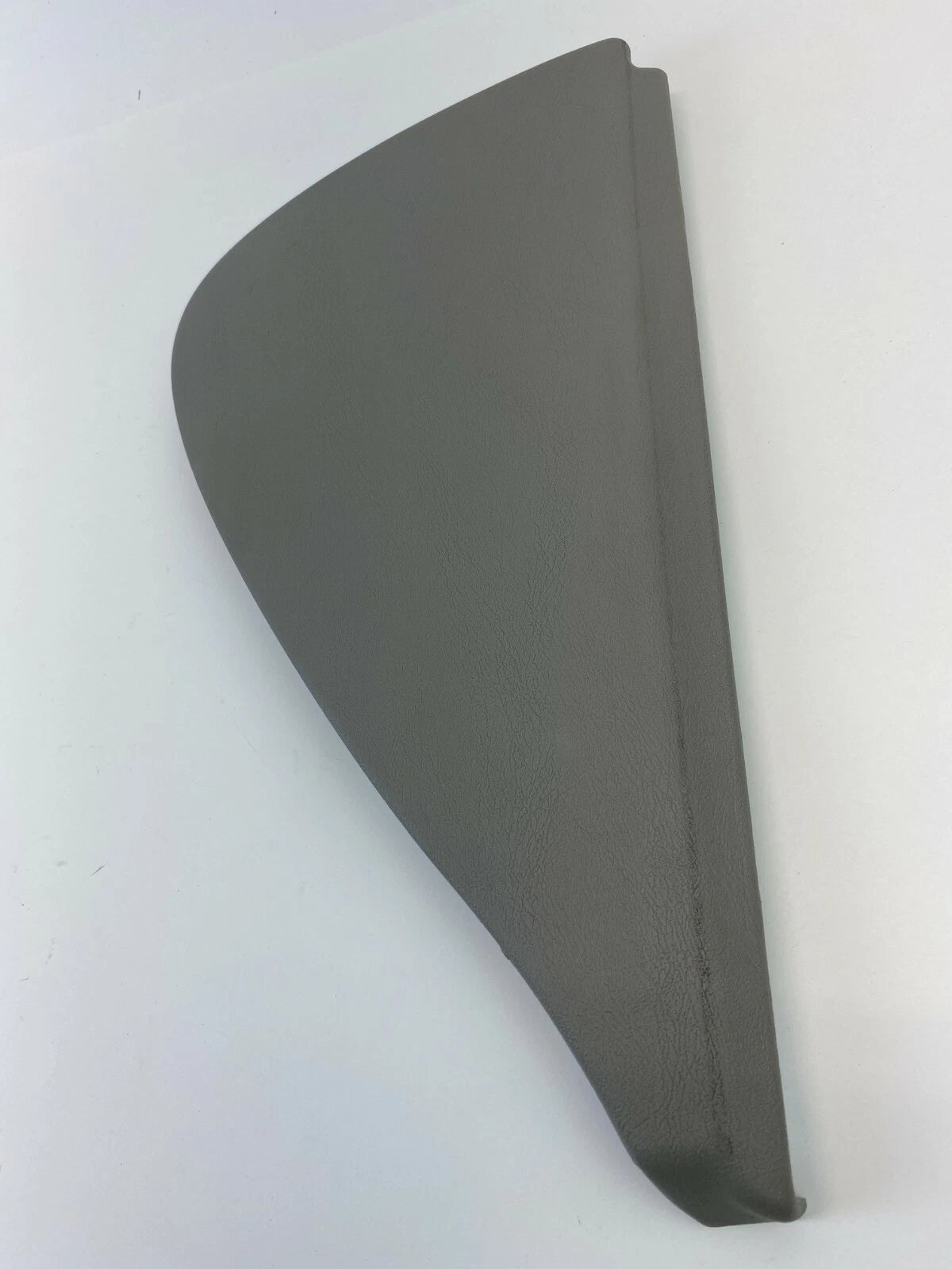 2002-2007 BUICK RENDEZVOUS FRONT RIGHT DASH END CAP COVER TRIM PANEL 10421909