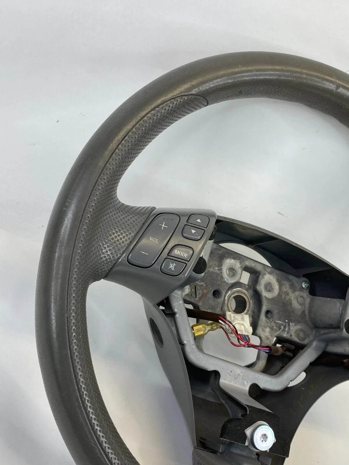 2004-2006 MAZDA MPV STEERING WHEEL W/ AUDIO & CRUISE CONTROL SWITCHES OEM