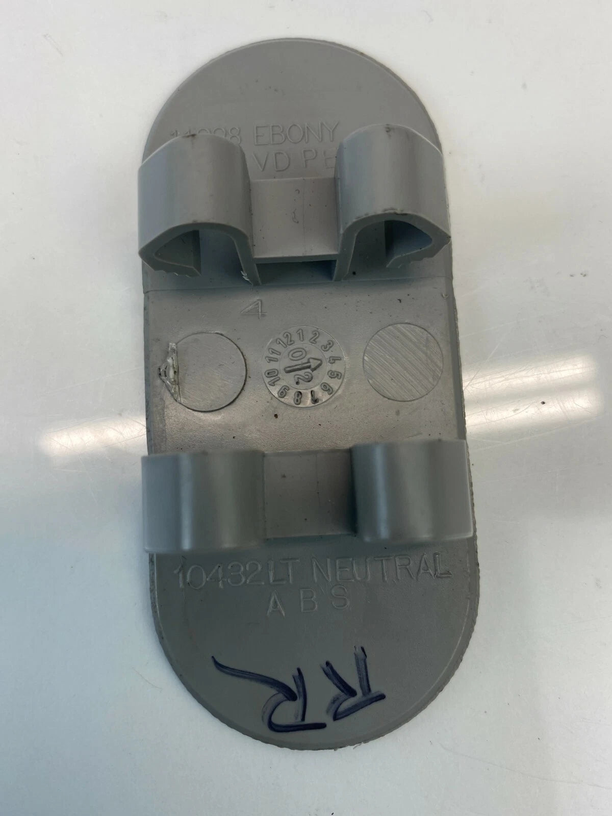 2003-2007 CADILLAC CTS REAR RIGHT PASSENGER DOOR PLUG SCREW COVER TRIM CAP OEM