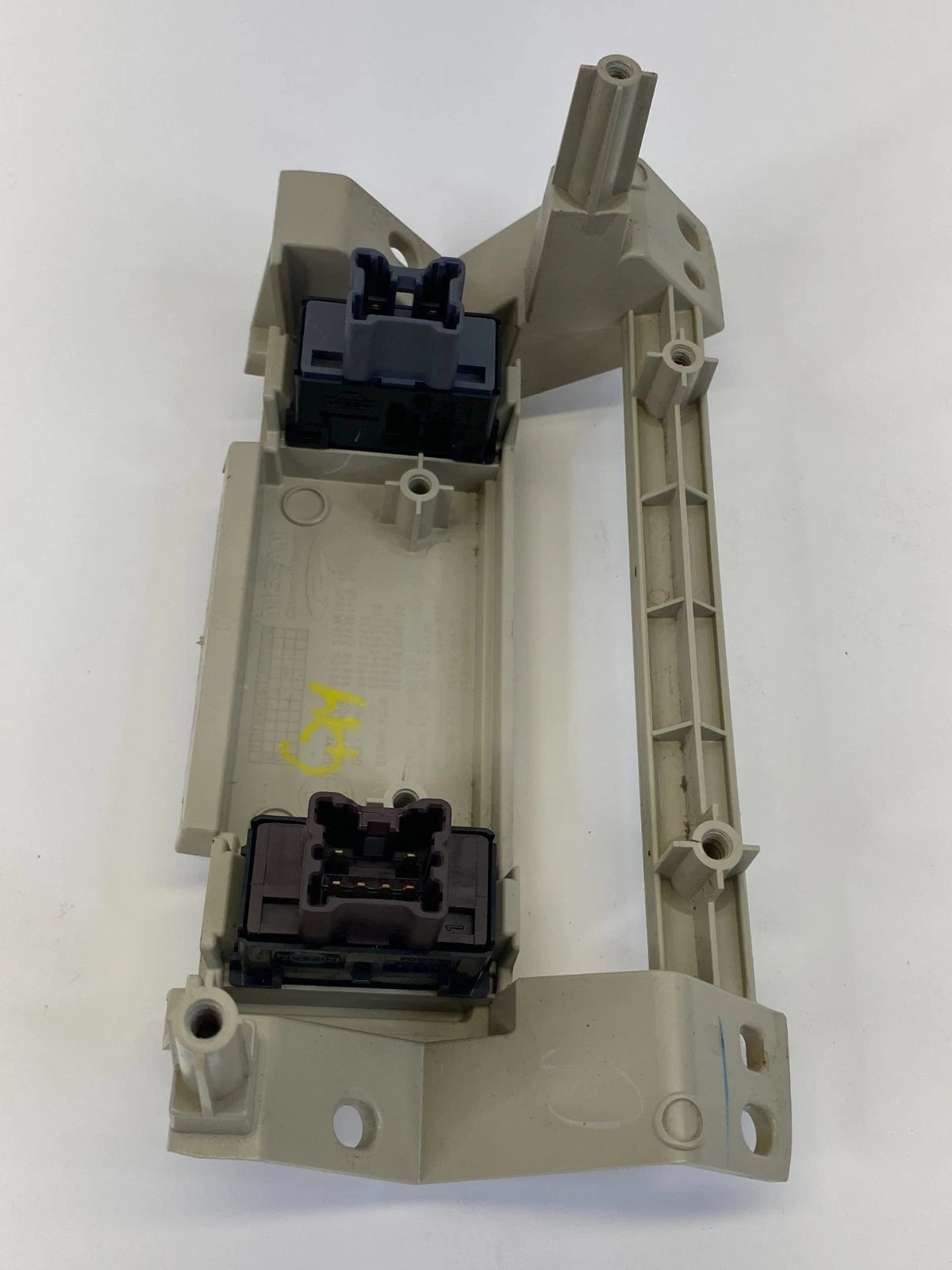 2013-2017 NISSAN PATHFINDER REAR SEAT HEATED SWITCH BEZEL RR LH OEM 96939-3KA3B