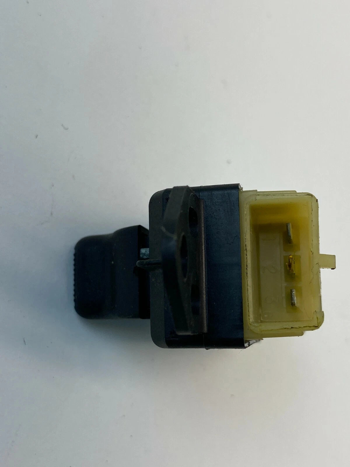 01-07 CHRYSLER TOWN & COUNTRY FRONT LEFT DOOR LOCK CONTROL SWITCH 04685727AB OEM