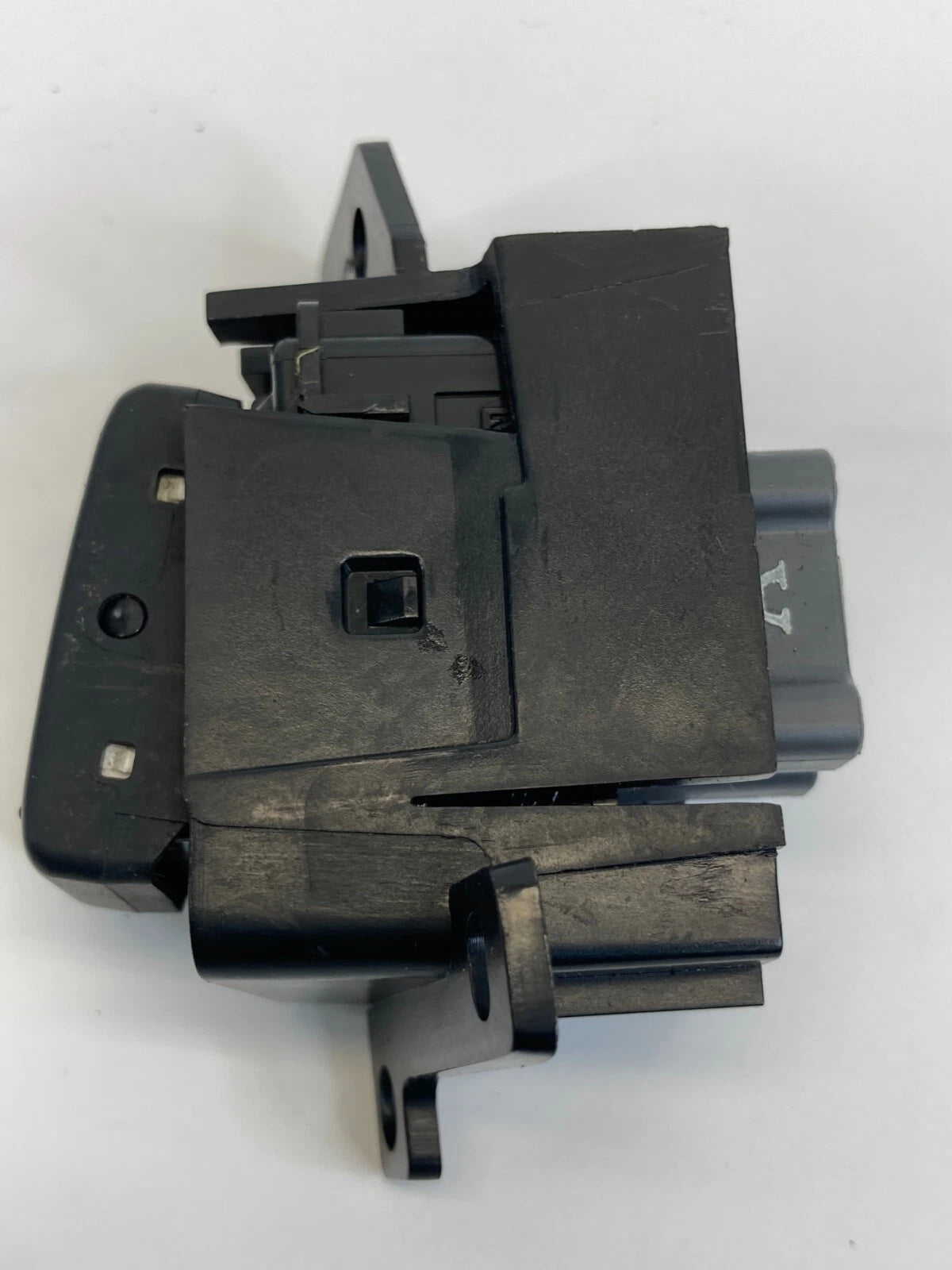 2008-2013 NISSAN ALTIMA LEFT HEATED HEAT SEAT BUTTON SWITCH OEM