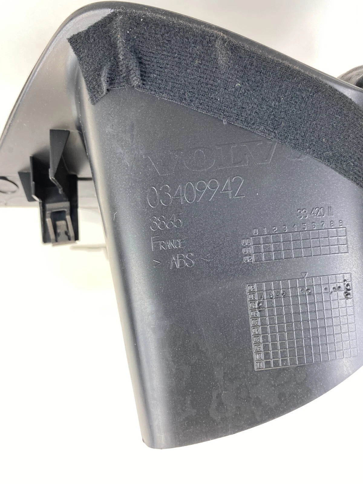 04-11 VOLVO S40 INSTRUMENT CLUSTER DASH SURROUND TRIM PANEL BEZEL 03409942 OEM