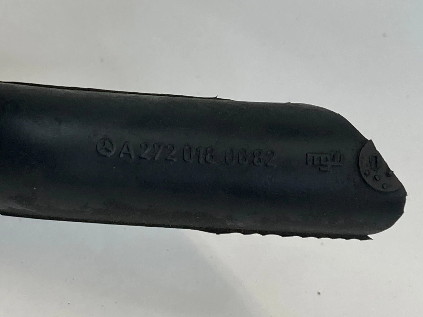 2006-2012 MERCEDES-BENZ R350 AIR INTAKE ELBOW DUCT HOSE PIPE A2720180682 OEM