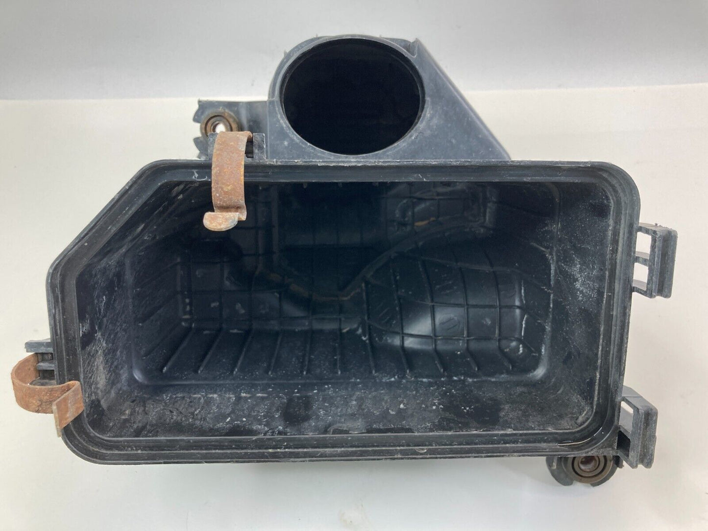 2010 2011 Kia Soul 2.0L L4 AT Engine Air Intake Cleaner Filter Box Housing OEM