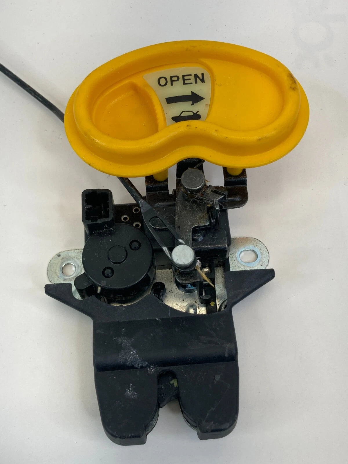 2006-2010 HYUNDAI ELANTRA SEDAN REAR TRUNK LID RELEASE LOCK LATCH ACTUATOR OEM