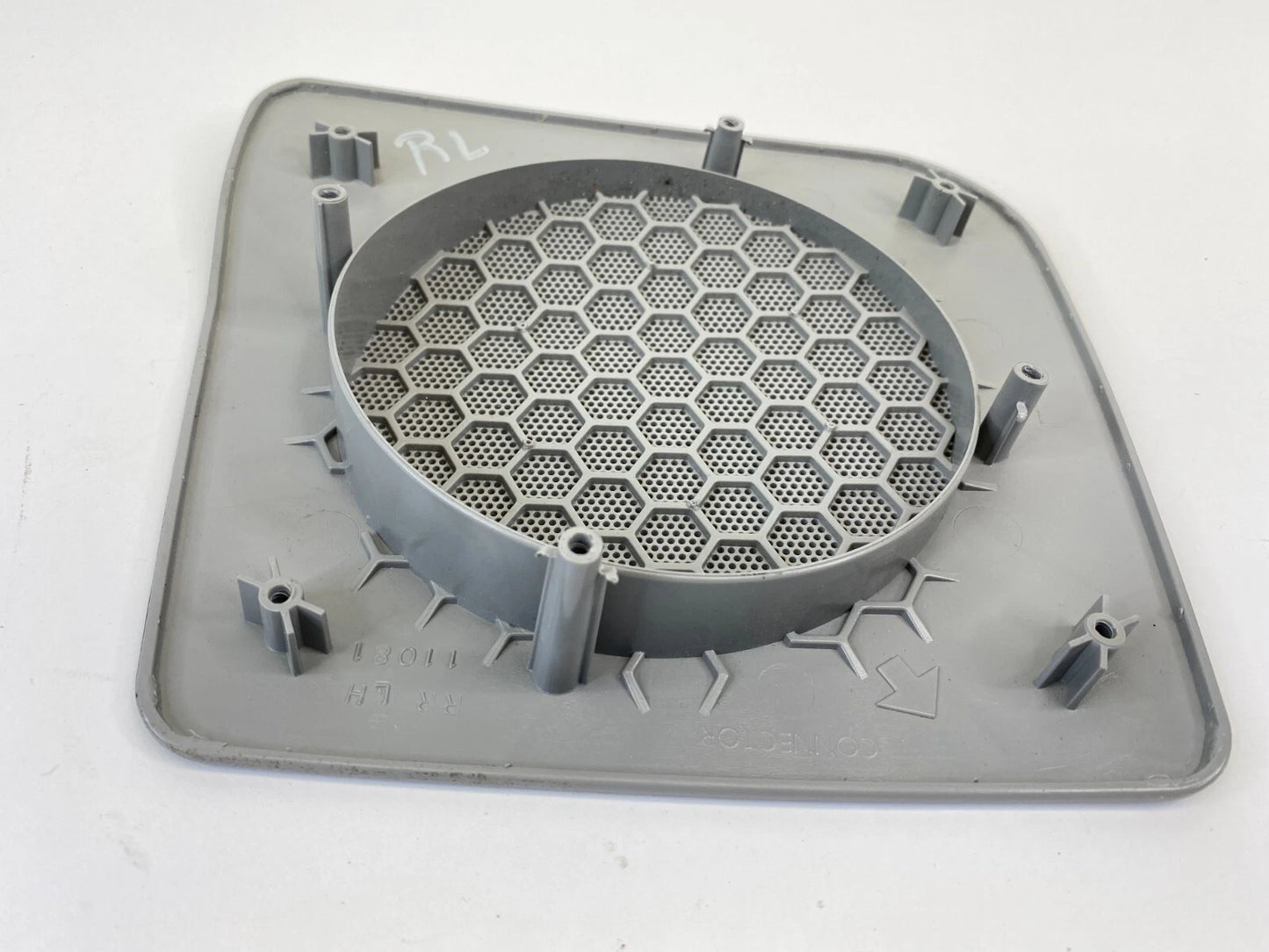 2004 2005 CADILLAC SRX SUV 4-DR REAR LEFT DOOR SPEAKER COVER GRILLE RR-LH-11081
