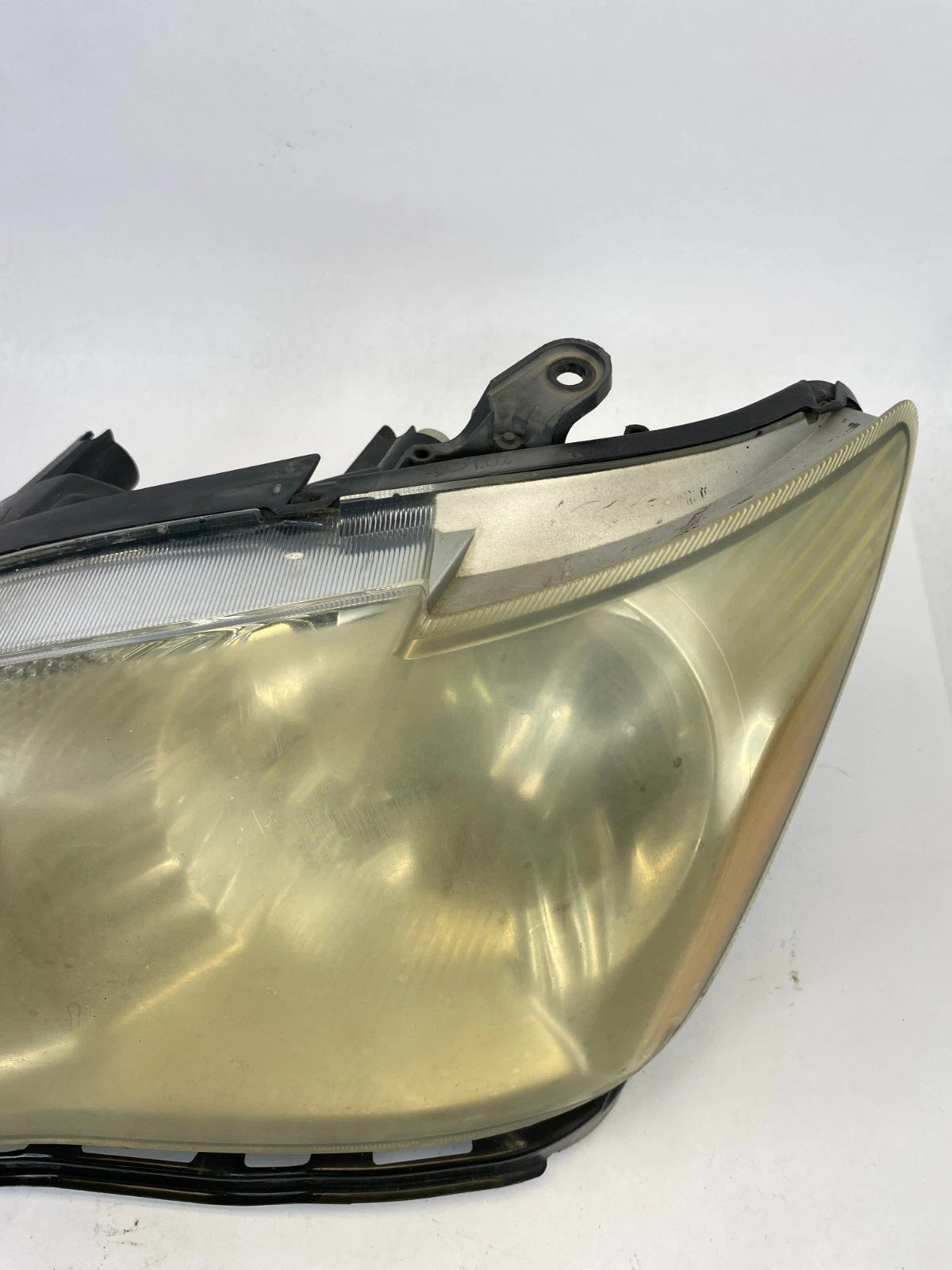 2005-2007 TOYOTA AVALON FRONT LEFT DRIVER HEADLIGHT HEADLAMP HALOGEN OEM